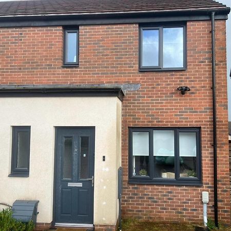 Village House St Mellons - Close To A48 And M4 Cardiff Buitenkant foto