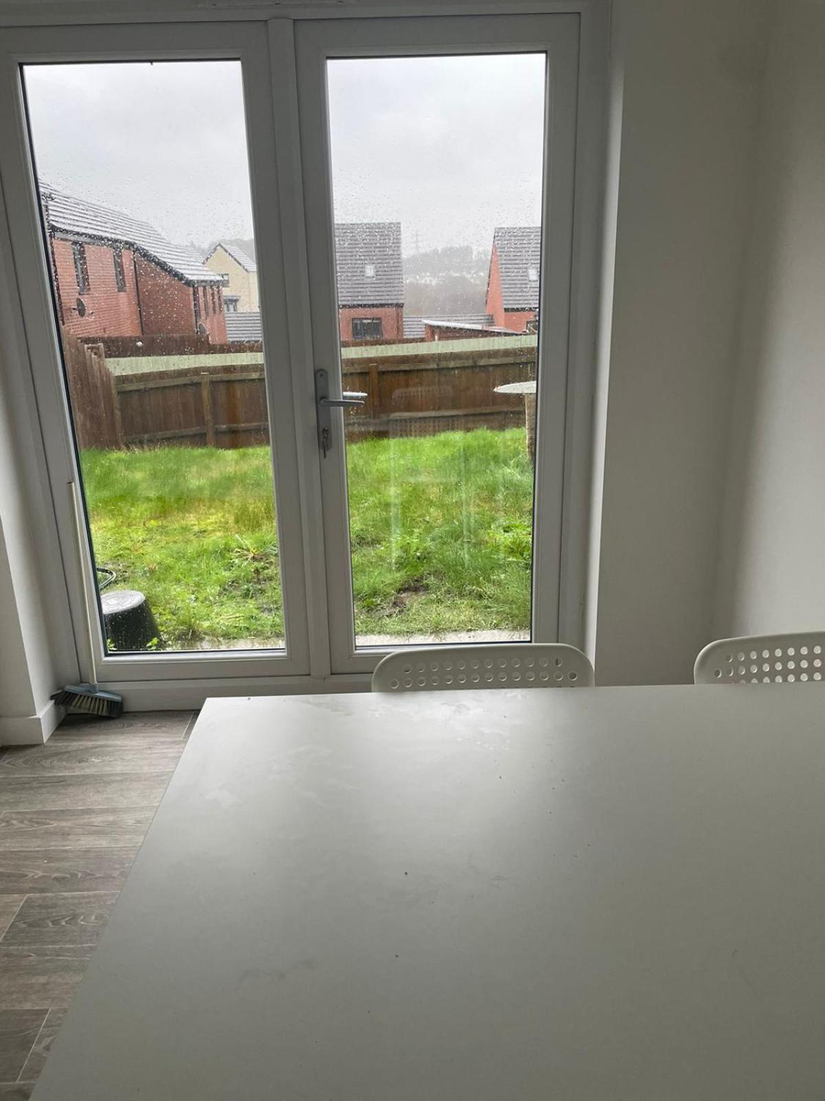 Village House St Mellons - Close To A48 And M4 Cardiff Buitenkant foto